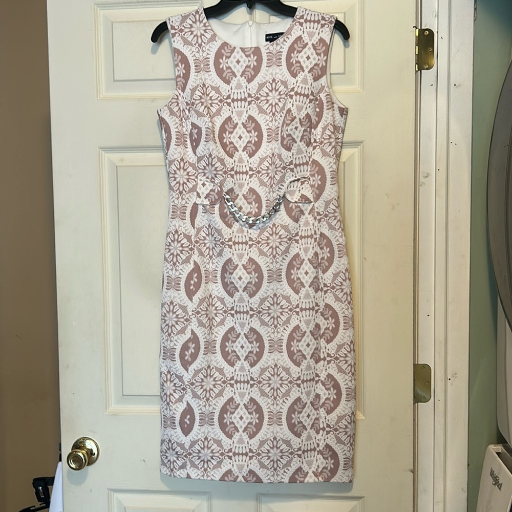 Kate and Lily Mauve and White Sleeveless Sheath Dress Size 8